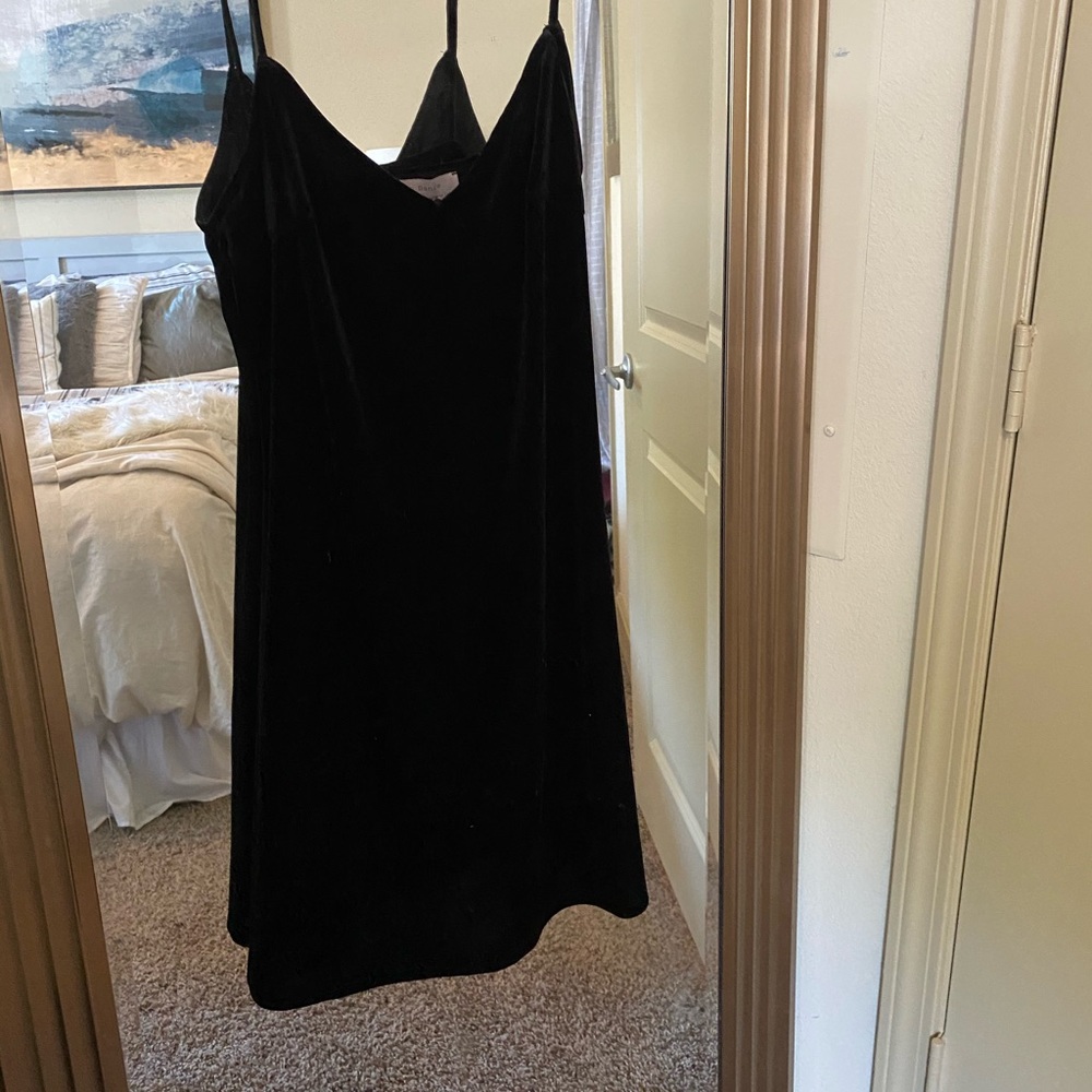 Black velvet strappy dress